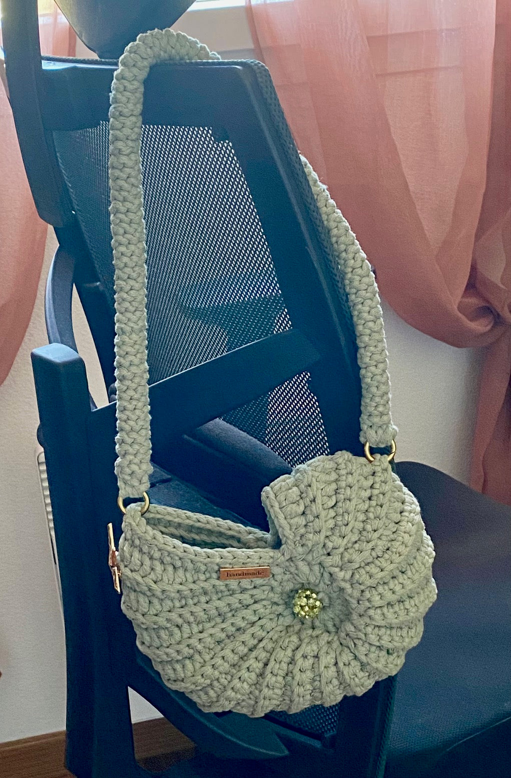 Sac coquillage crocheté kaki clair - Fait main - Pièce unique